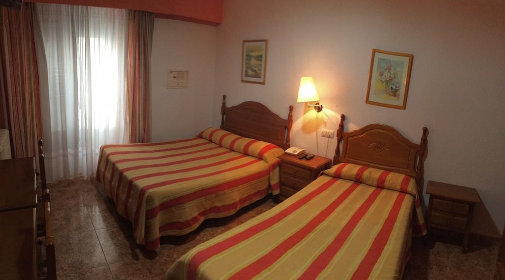 Madrid Playa Rooms Екстериор снимка