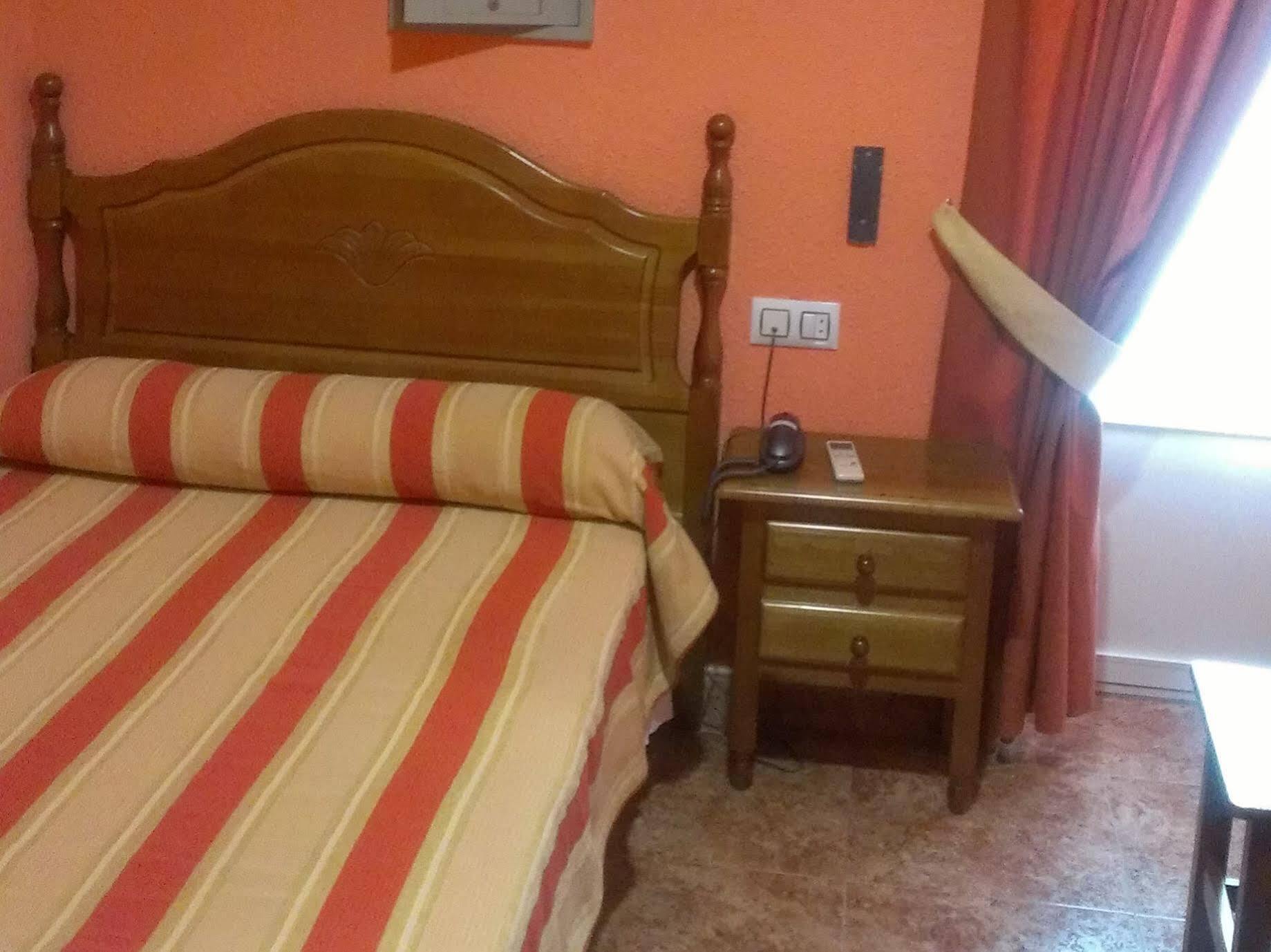 Madrid Playa Rooms Екстериор снимка